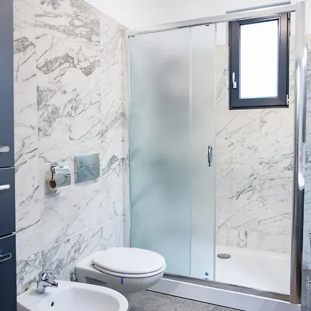 Apartment Bio